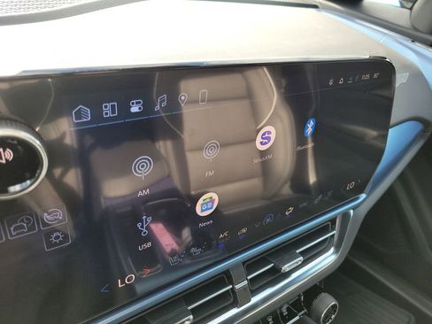 New 2026 Chevrolet Equinox EV LT image 13