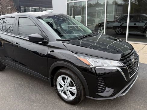 Used 2025 Nissan Kicks Play S image 12
