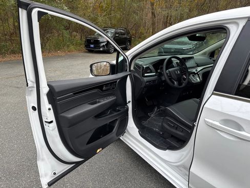 New 2026 Honda Odyssey Touring image 12