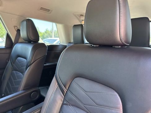 Used 2024 Nissan Pathfinder Platinum AWD/4WD image 14