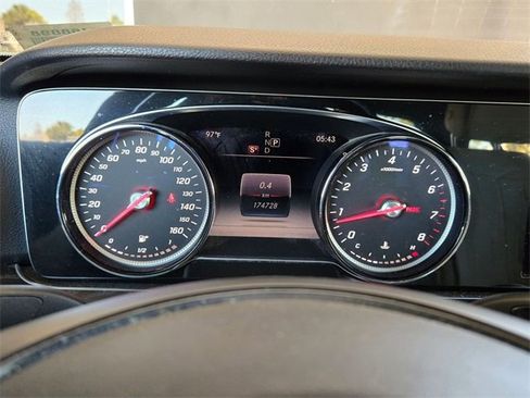Used 2017 Mercedes-Benz E 300 image 8