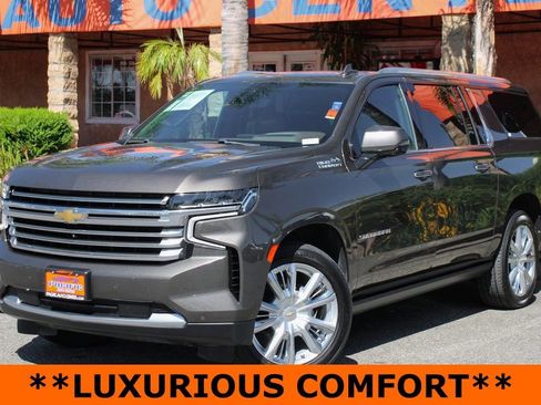 Used 2021 Chevrolet Suburban High Country w/ Premium Package image 4
