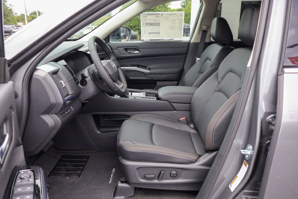 New 2026 Nissan Pathfinder SL FWD image 7