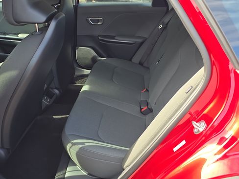 New 2025 Kia K4 LXS image 18