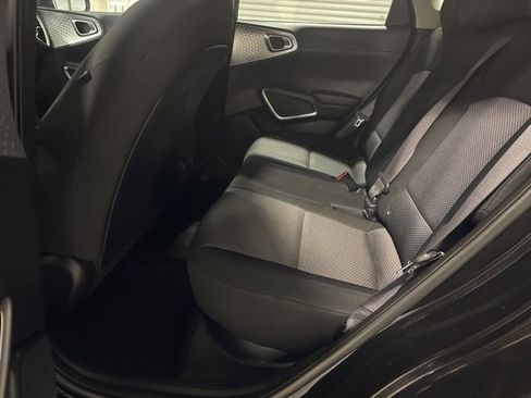 Used 2022 Kia Soul LX image 14