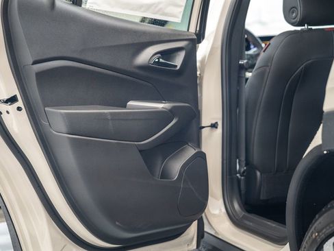New 2026 Chevrolet Trax RS w/ Sunroof Package FWD image 37