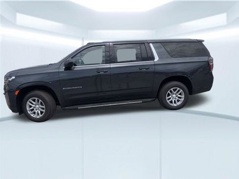 Used 2022 Chevrolet Suburban LT AWD/4WD image 5