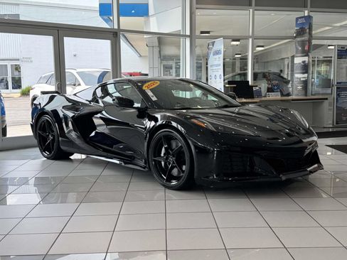 Used 2025 Chevrolet Corvette E-Ray AWD/4WD image 29