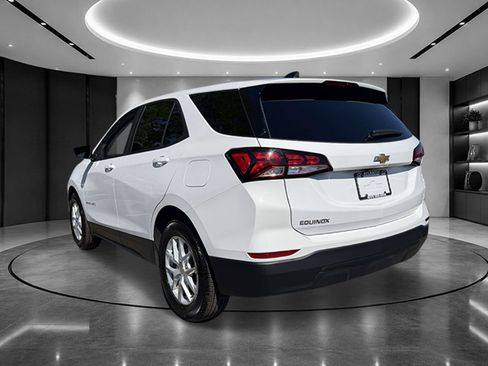 Certified 2023 Chevrolet Equinox LS w/ LS Convenience Package FWD image 3