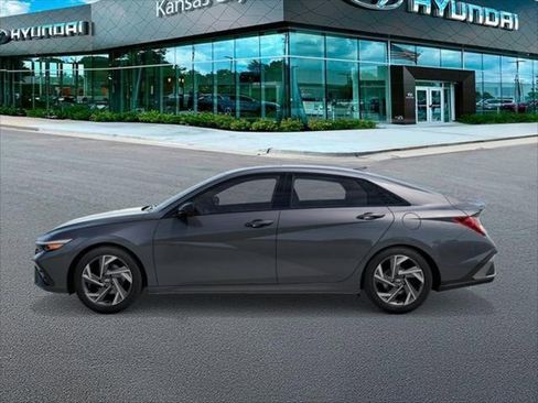 New 2026 Hyundai Elantra SEL Sport Premium image 3