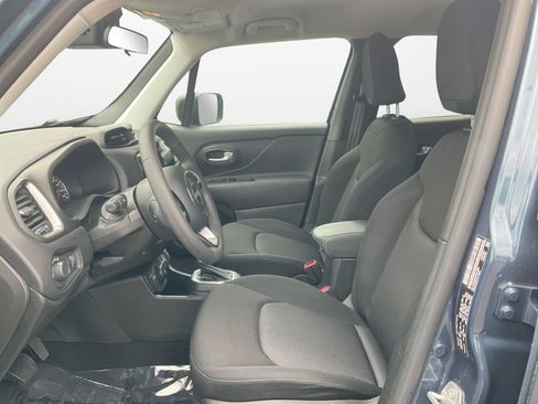 Used 2023 Jeep Renegade Latitude AWD/4WD image 9
