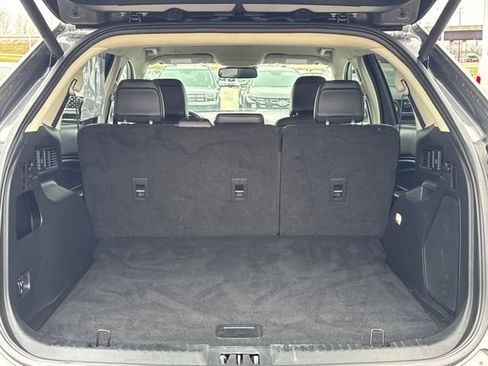 Used 2024 Ford Edge Titanium image 10