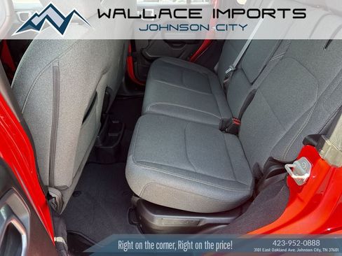 Used 2024 Jeep Wrangler Unlimited w/ Convenience Group AWD/4WD image 39
