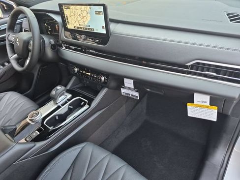New 2026 Mitsubishi Outlander SEL Black Edition FWD image 38