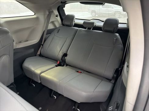 Used 2024 Toyota Sienna XLE image 16