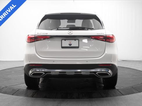 Used 2025 Mercedes-Benz GLC 300 4MATIC image 4