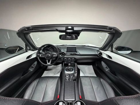 Used 2017 MAZDA MX-5 Miata RF Grand Touring RWD image 16