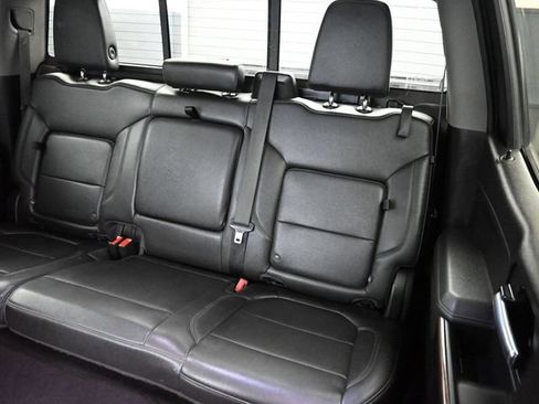 Used 2022 Chevrolet Silverado 1500 LT AWD/4WD image 17