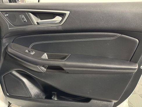 Used 2022 Ford Edge Titanium w/ Class II Trailer Tow Package image 28