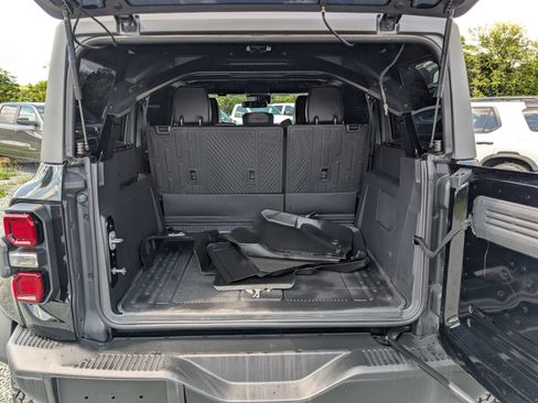 Used 2024 Ford Bronco Raptor AWD/4WD image 12
