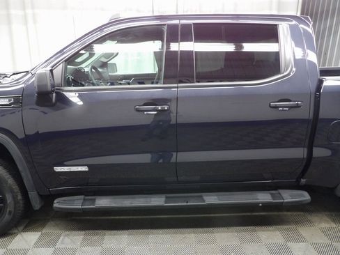 Used 2025 GMC Sierra 1500 Elevation image 42