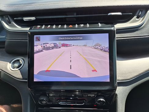 Used 2023 Jeep Grand Cherokee L Limited w/ Luxury Tech Group II image 46