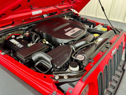 Used 2015 Jeep Wrangler Sport image 10