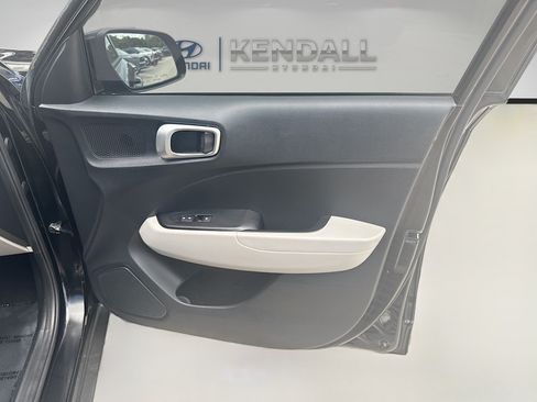 Used 2022 Hyundai Venue SEL FWD image 30
