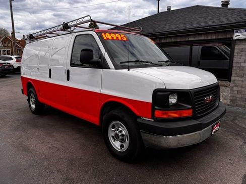 Used 2017 GMC Savana 3500 RWD image 1