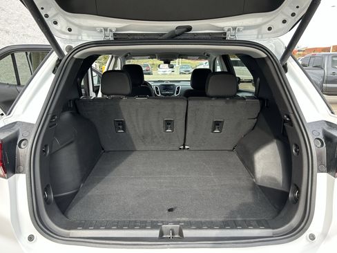 Used 2023 Chevrolet Equinox LT w/ Driver Convenience Package image 18