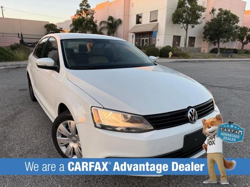Used 2014 Volkswagen Jetta SE FWD image 2