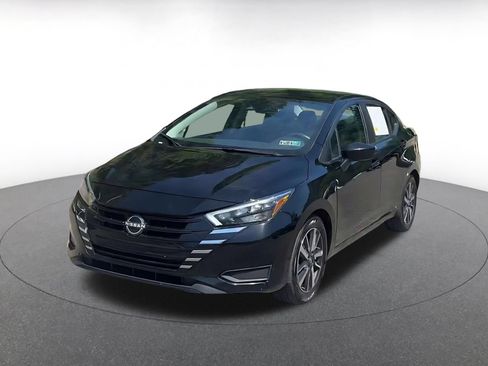 Used 2025 Nissan Versa SV FWD image 5