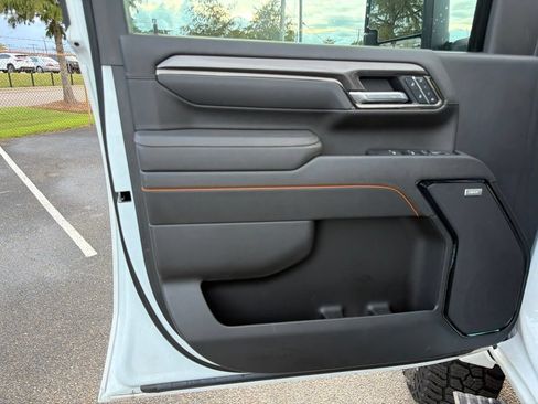 Used 2025 GMC Sierra 2500 AT4 w/ AT4 Premium Plus Package AWD/4WD image 19
