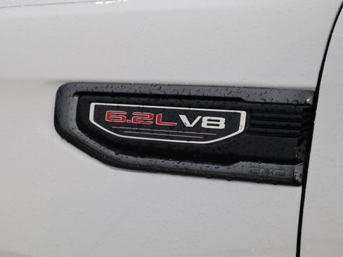 Used 2024 GMC Sierra 1500 AT4 w/ Technology Package image 4