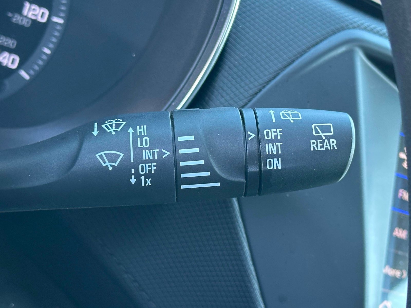 Used 2023 Chevrolet TrailBlazer LT FWD image 21
