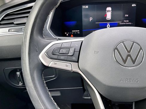Used 2022 Volkswagen Tiguan SE image 23