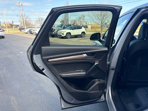 Used 2025 Audi Q5 2.0T Premium Plus w/ Premium Plus Package AWD/4WD image 17