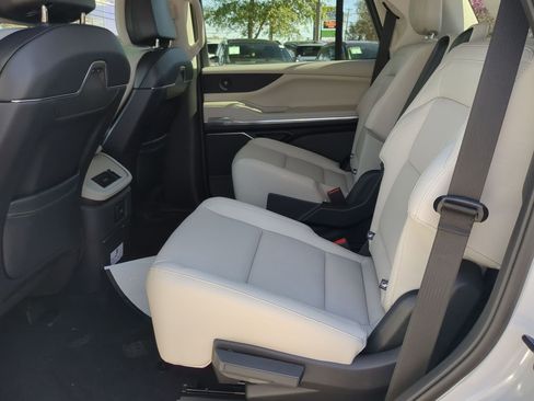 New 2026 Lincoln Navigator Premiere image 21