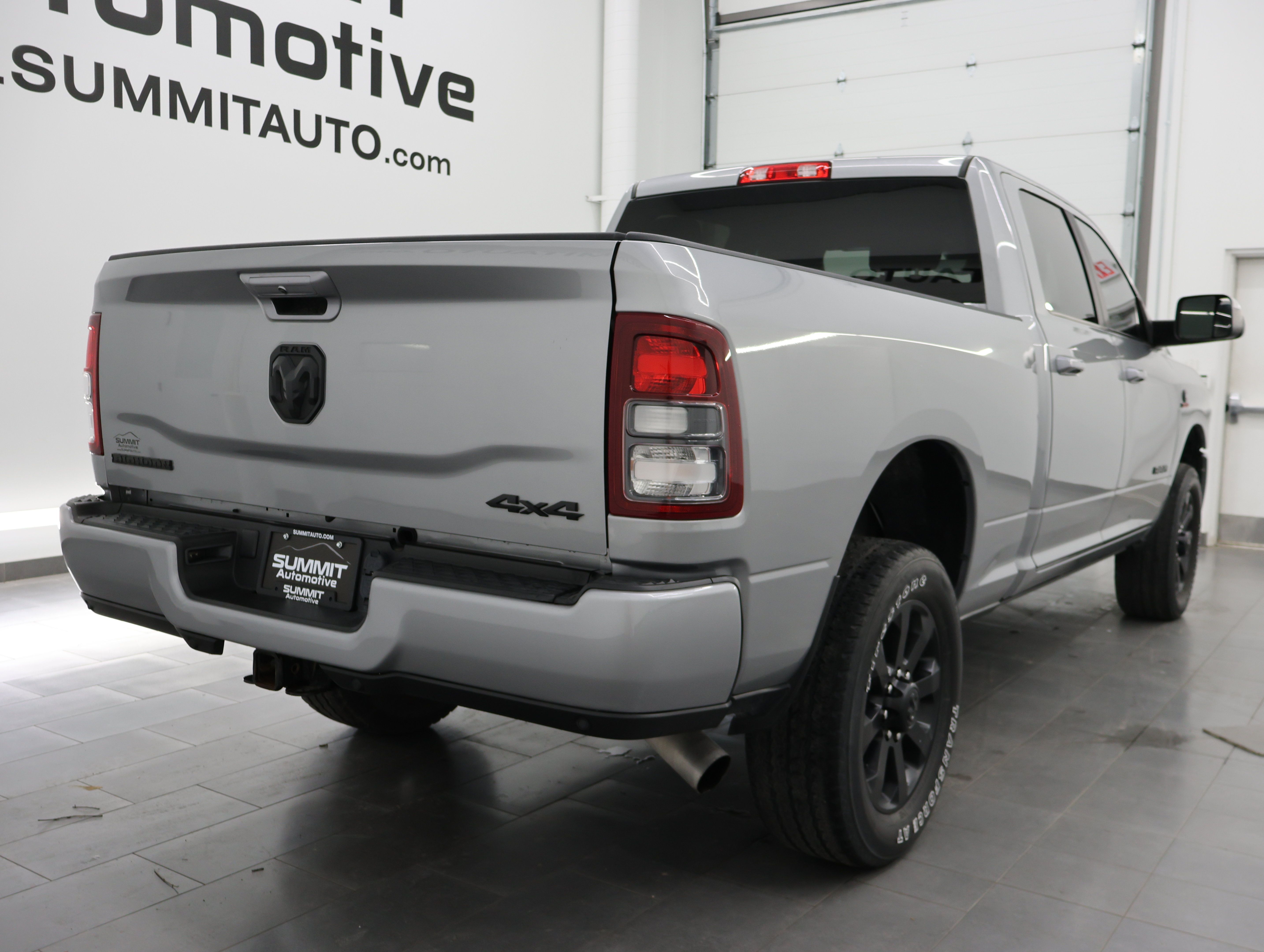 Used 2022 RAM 2500 Big Horn w/ Night Edition AWD/4WD image 4