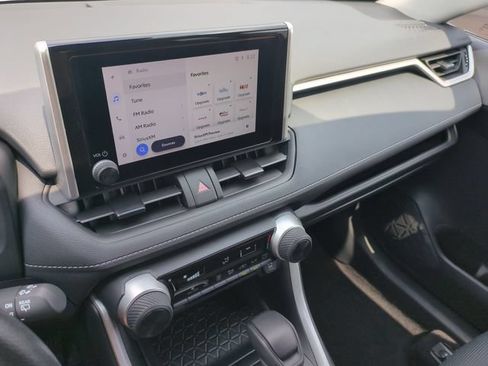 Used 2025 Toyota RAV4 LE AWD/4WD image 11