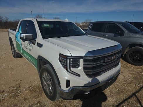 Used 2024 GMC Sierra 1500 SLT w/ SLT Convenience Package image 1