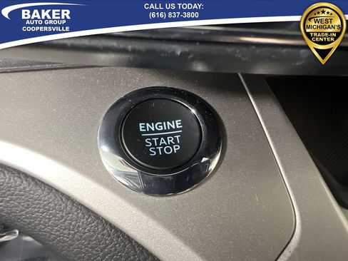 Used 2022 Ford Explorer XLT w/ Equipment Group 202A image 18