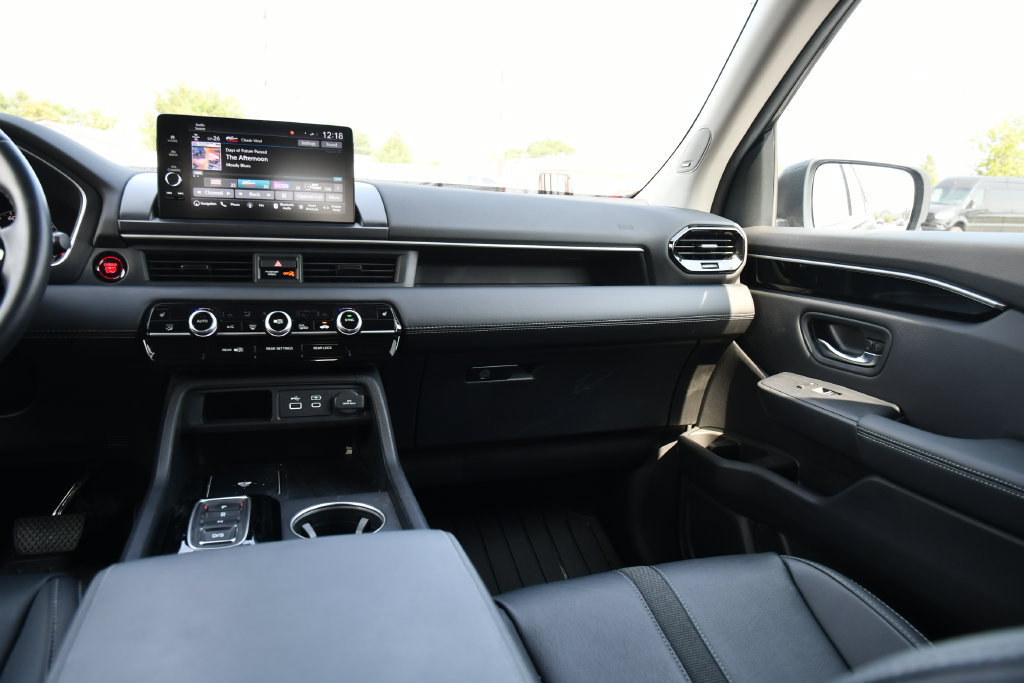 Used 2024 Honda Pilot Touring image 23