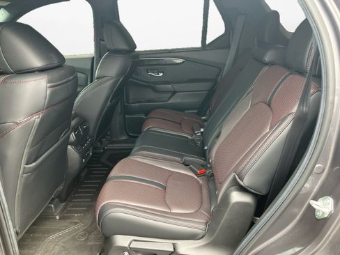 Used 2025 Honda Pilot Black Edition image 16