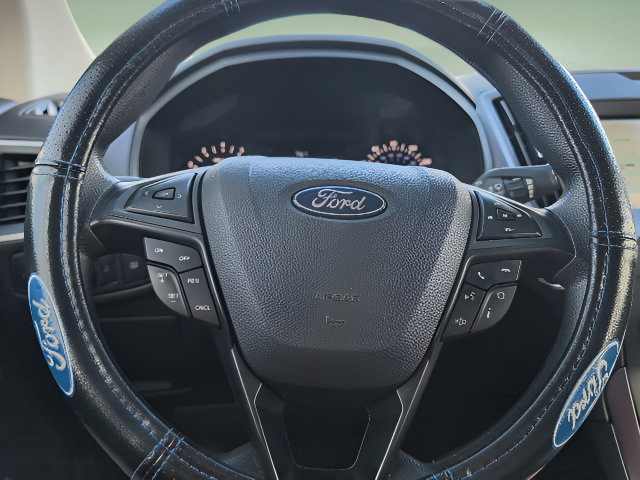 Used 2020 Ford Edge SE FWD image 14