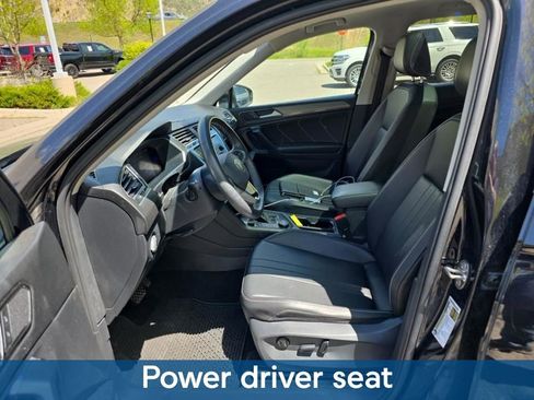 Used 2022 Volkswagen Tiguan SE w/ Panoramic Sunroof Package AWD/4WD image 8