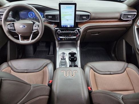 Certified 2023 Ford Explorer King Ranch w/ Technology Package AWD/4WD image 17