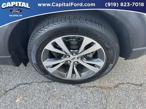 Used 2020 Ford Explorer Platinum w/ Premium Technology Package image 13