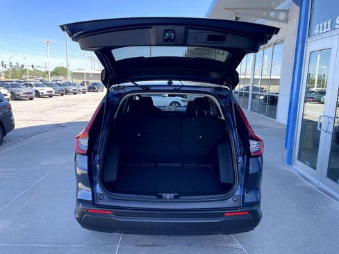 Used 2025 Honda CR-V LX image 9