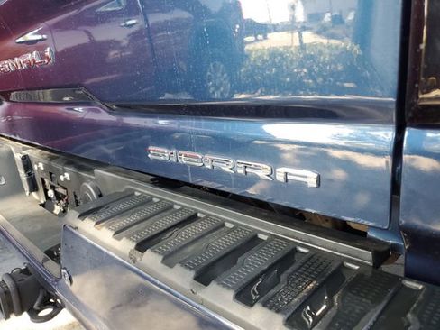 Used 2022 GMC Sierra 3500 Denali image 7